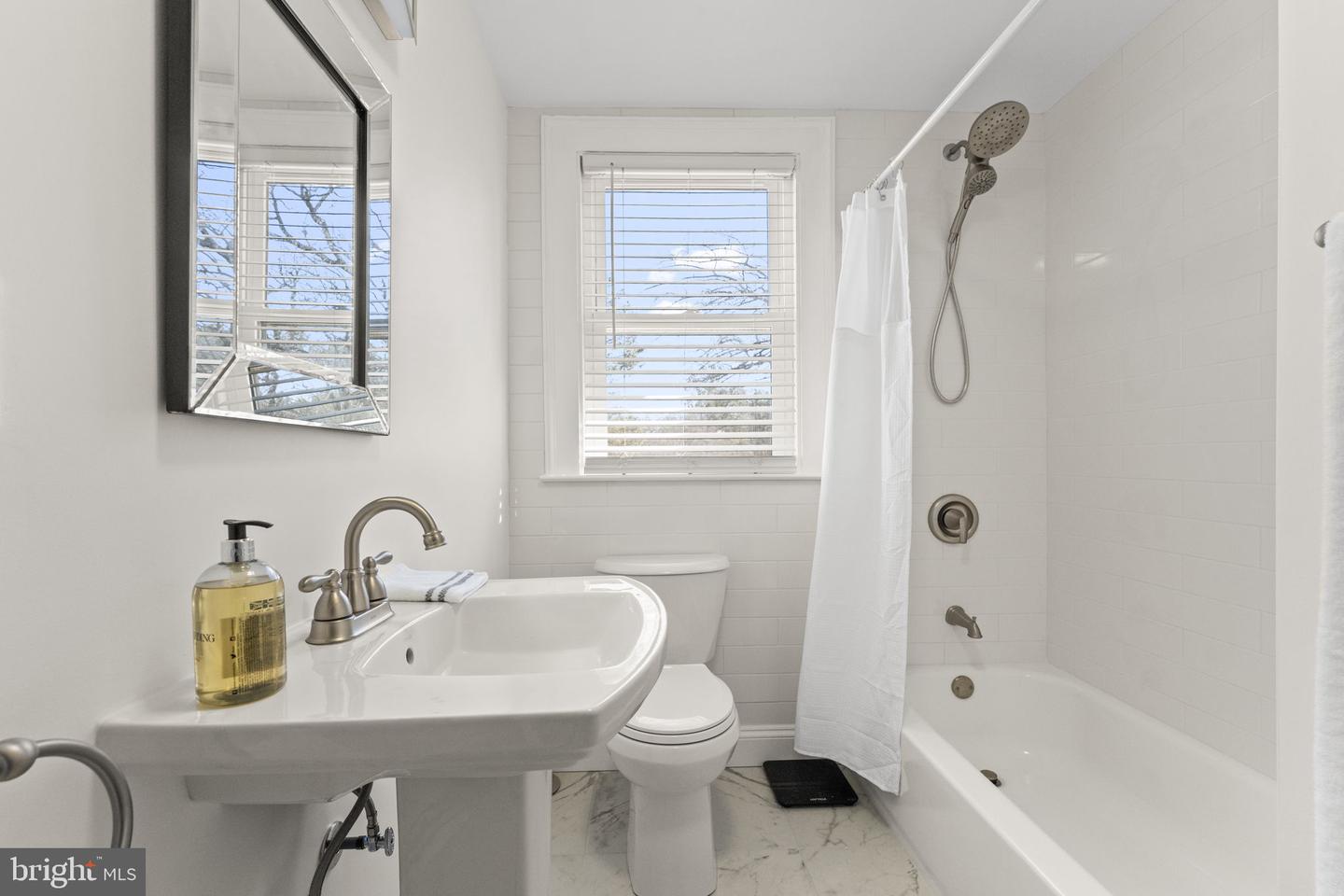 522 FELTON RD, DELTAVILLE, Virginia 23043, 5 Bedrooms Bedrooms, 10 Rooms Rooms,4 BathroomsBathrooms,Residential,For sale,522 FELTON RD,VAMX2000288 MLS # VAMX2000288