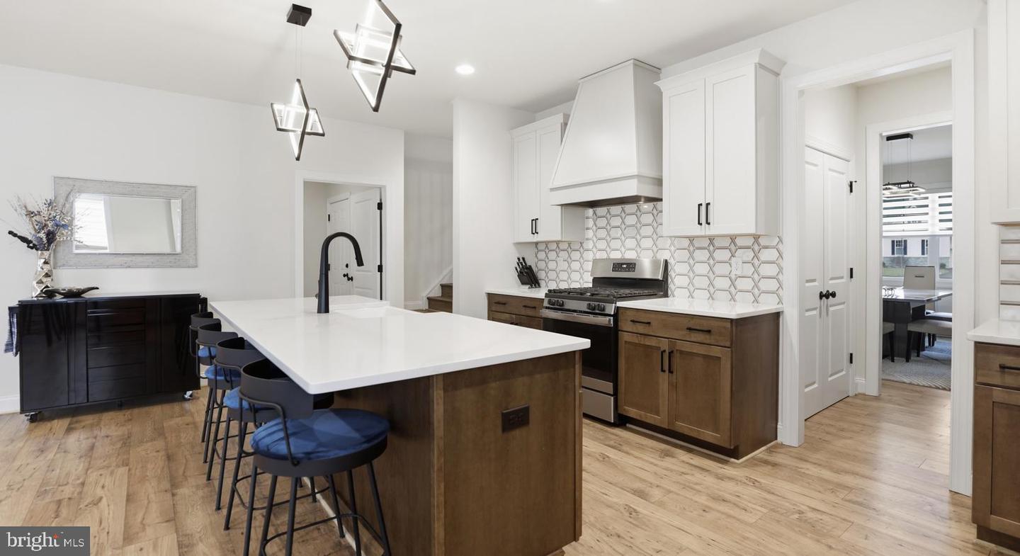 12108 GRANDVIEW HILL CT, ASHLAND, Virginia 23005, 3 Bedrooms Bedrooms, 11 Rooms Rooms,2 BathroomsBathrooms,Residential,For sale,12108 GRANDVIEW HILL CT,VAHA2001130 MLS # VAHA2001130