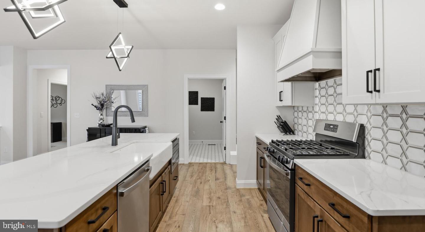 12108 GRANDVIEW HILL CT, ASHLAND, Virginia 23005, 3 Bedrooms Bedrooms, 11 Rooms Rooms,2 BathroomsBathrooms,Residential,For sale,12108 GRANDVIEW HILL CT,VAHA2001130 MLS # VAHA2001130