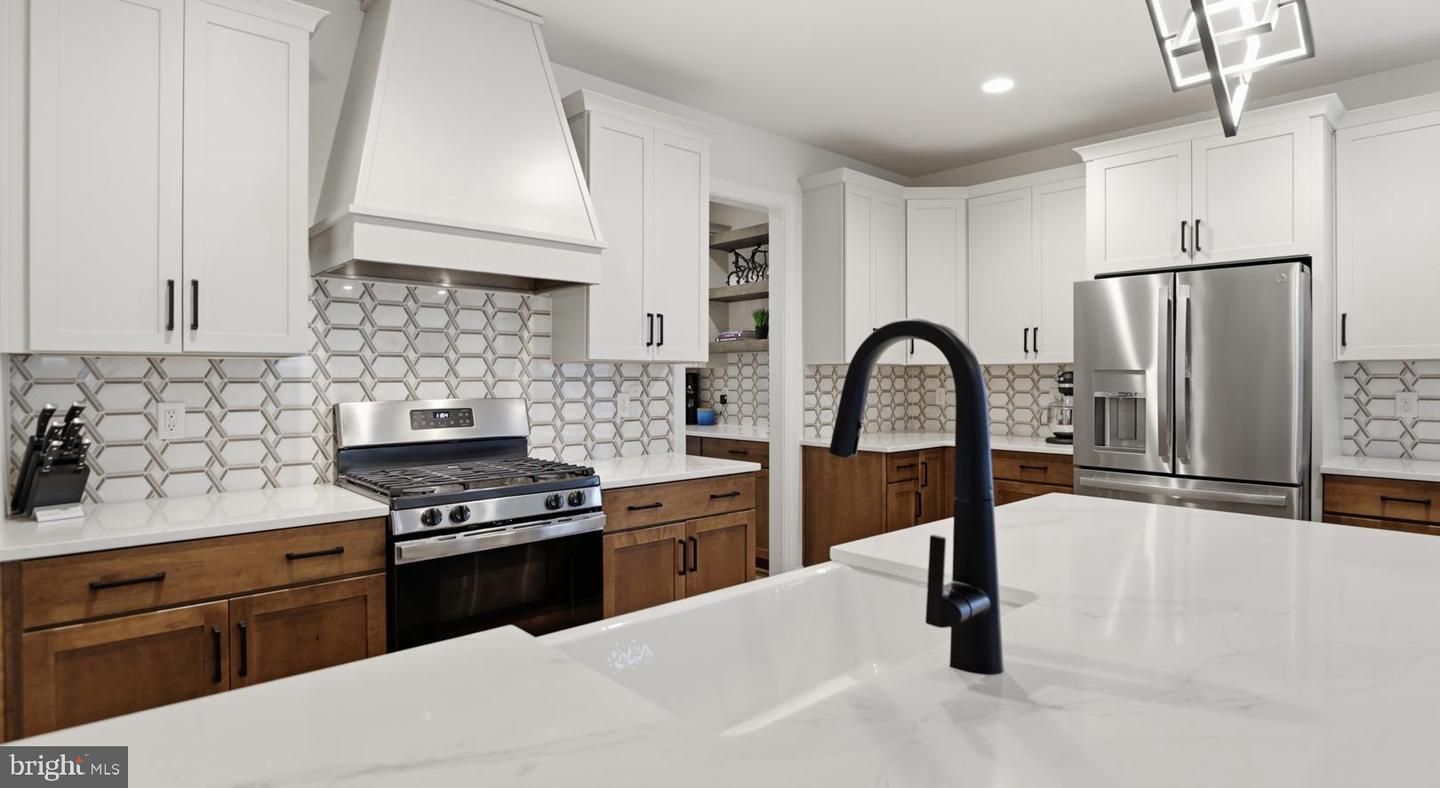 12108 GRANDVIEW HILL CT, ASHLAND, Virginia 23005, 3 Bedrooms Bedrooms, 11 Rooms Rooms,2 BathroomsBathrooms,Residential,For sale,12108 GRANDVIEW HILL CT,VAHA2001130 MLS # VAHA2001130