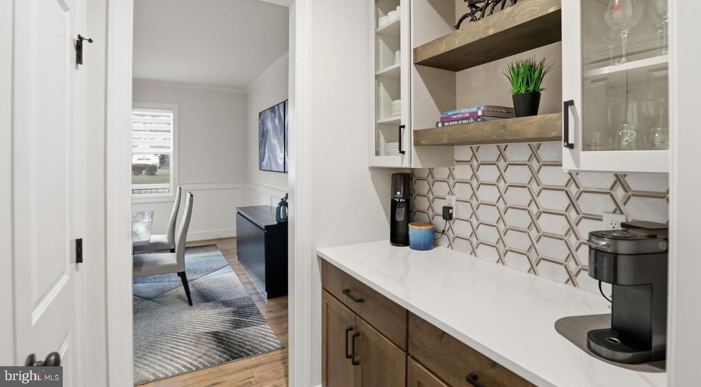 12108 GRANDVIEW HILL CT, ASHLAND, Virginia 23005, 3 Bedrooms Bedrooms, 11 Rooms Rooms,2 BathroomsBathrooms,Residential,For sale,12108 GRANDVIEW HILL CT,VAHA2001130 MLS # VAHA2001130