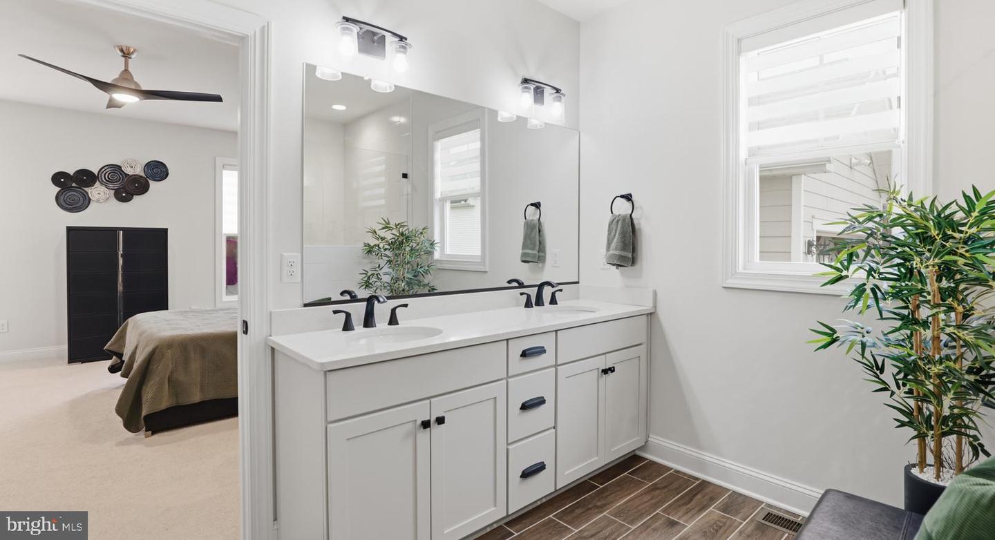 12108 GRANDVIEW HILL CT, ASHLAND, Virginia 23005, 3 Bedrooms Bedrooms, 11 Rooms Rooms,2 BathroomsBathrooms,Residential,For sale,12108 GRANDVIEW HILL CT,VAHA2001130 MLS # VAHA2001130