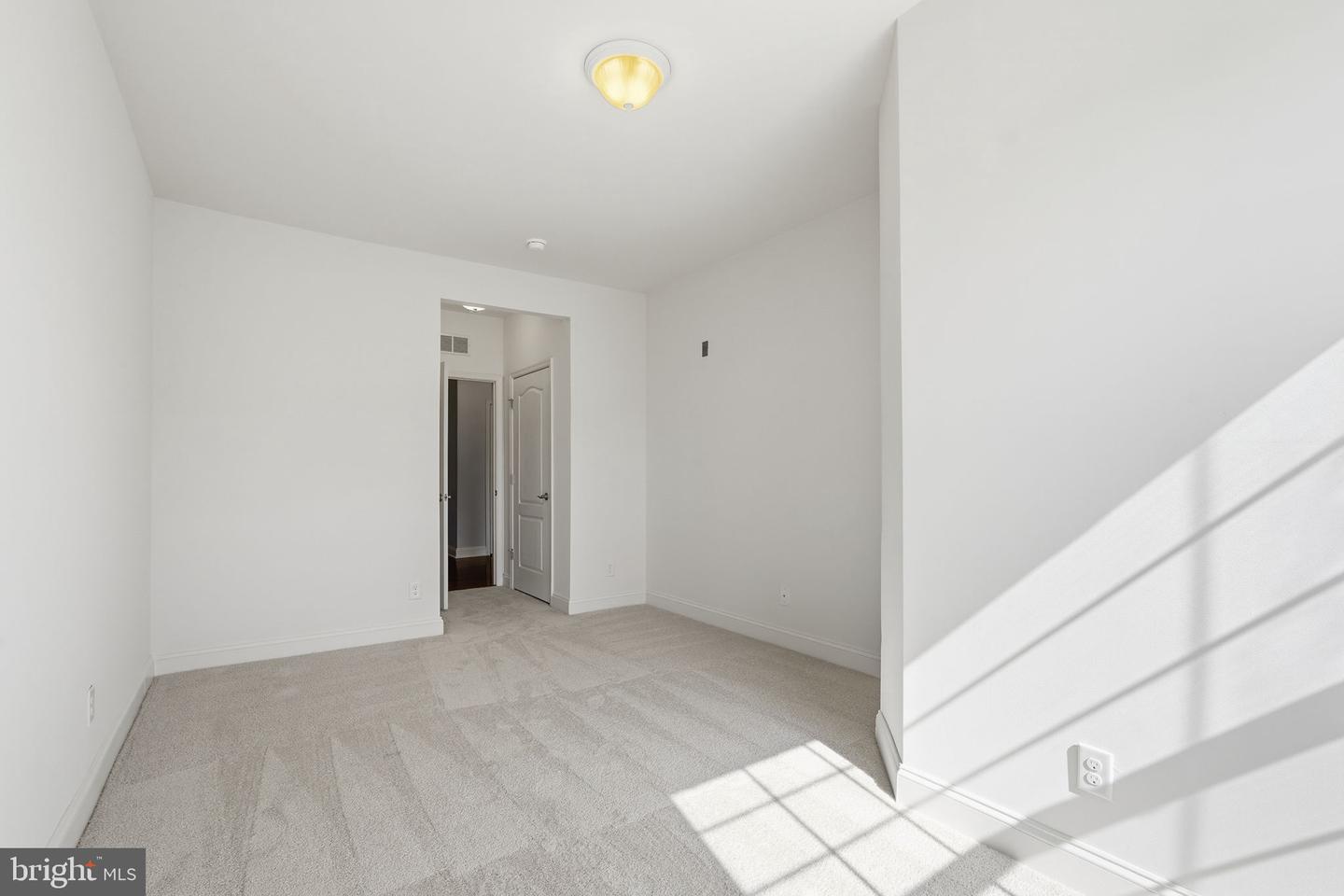 9204 CHARLESTON DR #202, MANASSAS, Virginia 20110, 3 Bedrooms Bedrooms, ,2 BathroomsBathrooms,Residential,For sale,9204 CHARLESTON DR #202,VAMN2010310 MLS # VAMN2010310