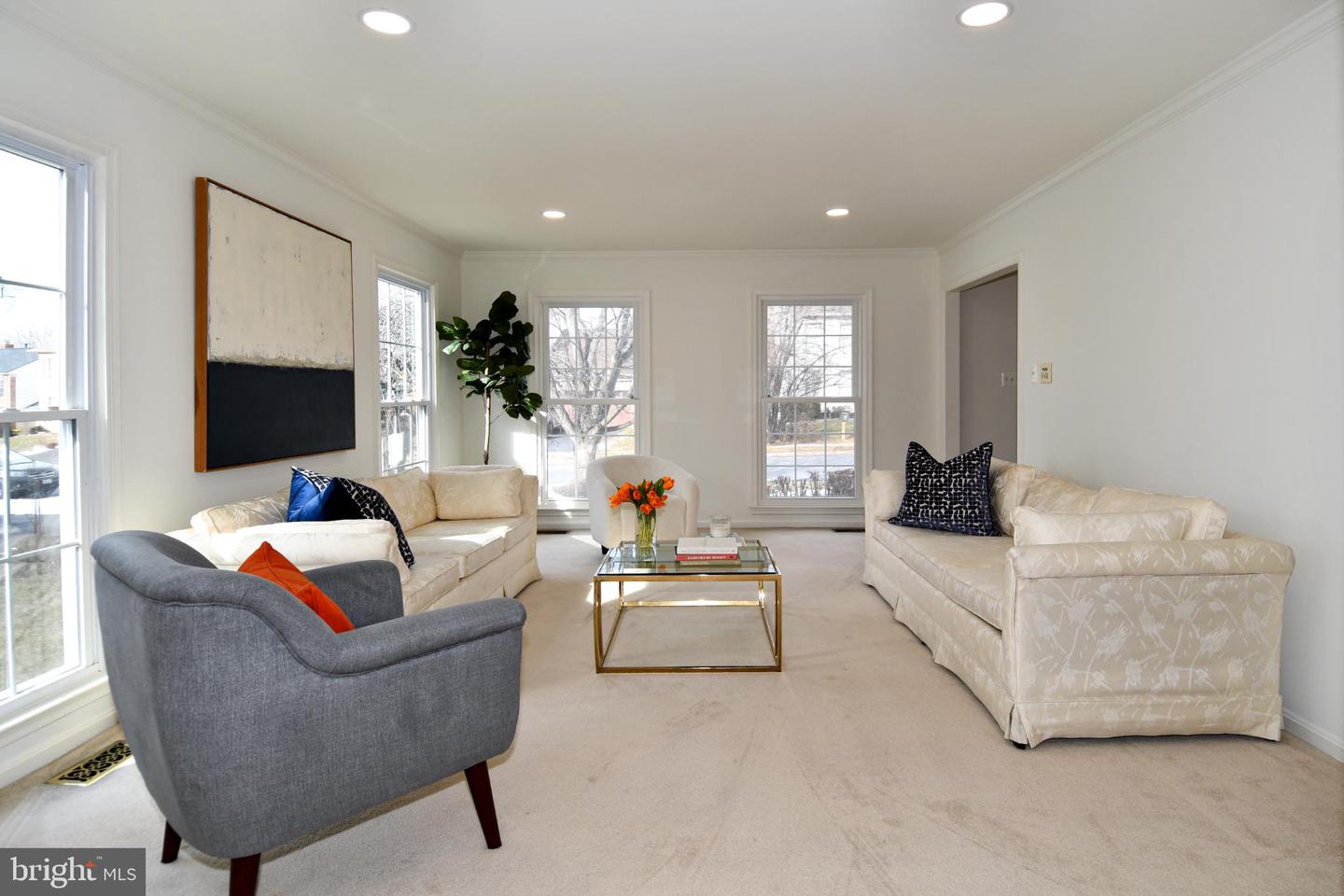 4407 GALESBURY LN, CHANTILLY, Virginia 20151, 5 Bedrooms Bedrooms, 20 Rooms Rooms,3 BathroomsBathrooms,Residential,For sale,4407 GALESBURY LN,VAFX2292588 MLS # VAFX2292588