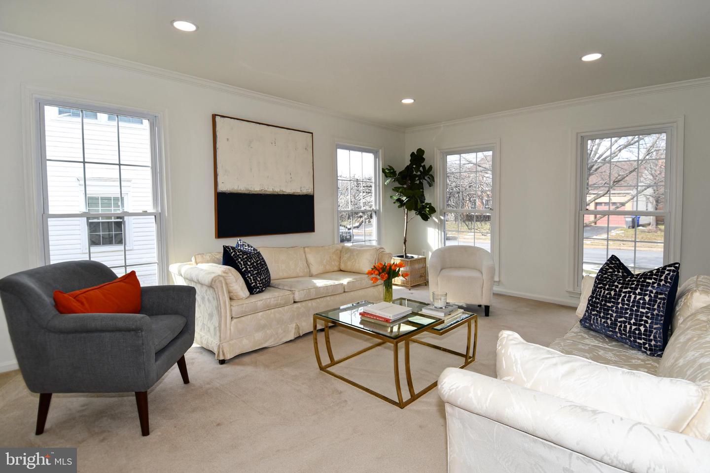 4407 GALESBURY LN, CHANTILLY, Virginia 20151, 5 Bedrooms Bedrooms, 20 Rooms Rooms,3 BathroomsBathrooms,Residential,For sale,4407 GALESBURY LN,VAFX2292588 MLS # VAFX2292588