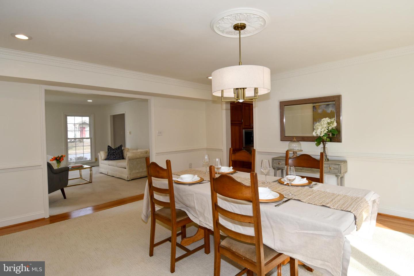 4407 GALESBURY LN, CHANTILLY, Virginia 20151, 5 Bedrooms Bedrooms, 20 Rooms Rooms,3 BathroomsBathrooms,Residential,For sale,4407 GALESBURY LN,VAFX2292588 MLS # VAFX2292588