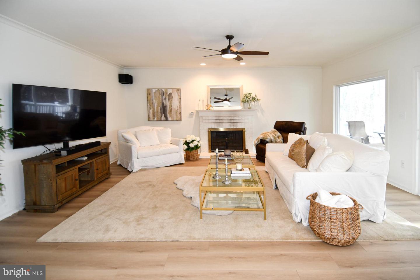 4407 GALESBURY LN, CHANTILLY, Virginia 20151, 5 Bedrooms Bedrooms, 20 Rooms Rooms,3 BathroomsBathrooms,Residential,For sale,4407 GALESBURY LN,VAFX2292588 MLS # VAFX2292588