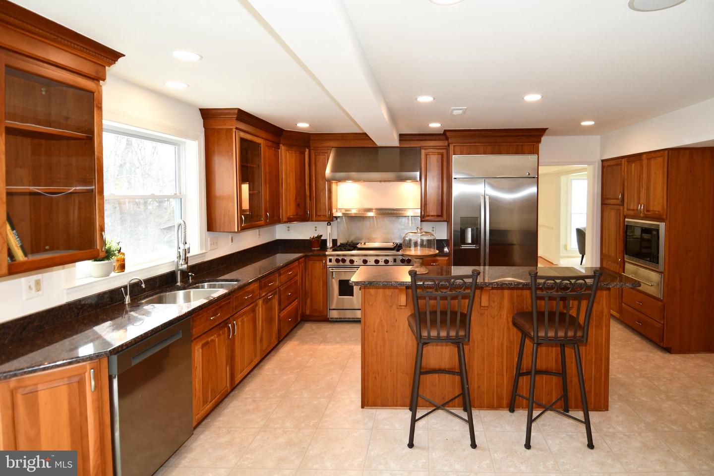 4407 GALESBURY LN, CHANTILLY, Virginia 20151, 5 Bedrooms Bedrooms, 20 Rooms Rooms,3 BathroomsBathrooms,Residential,For sale,4407 GALESBURY LN,VAFX2292588 MLS # VAFX2292588