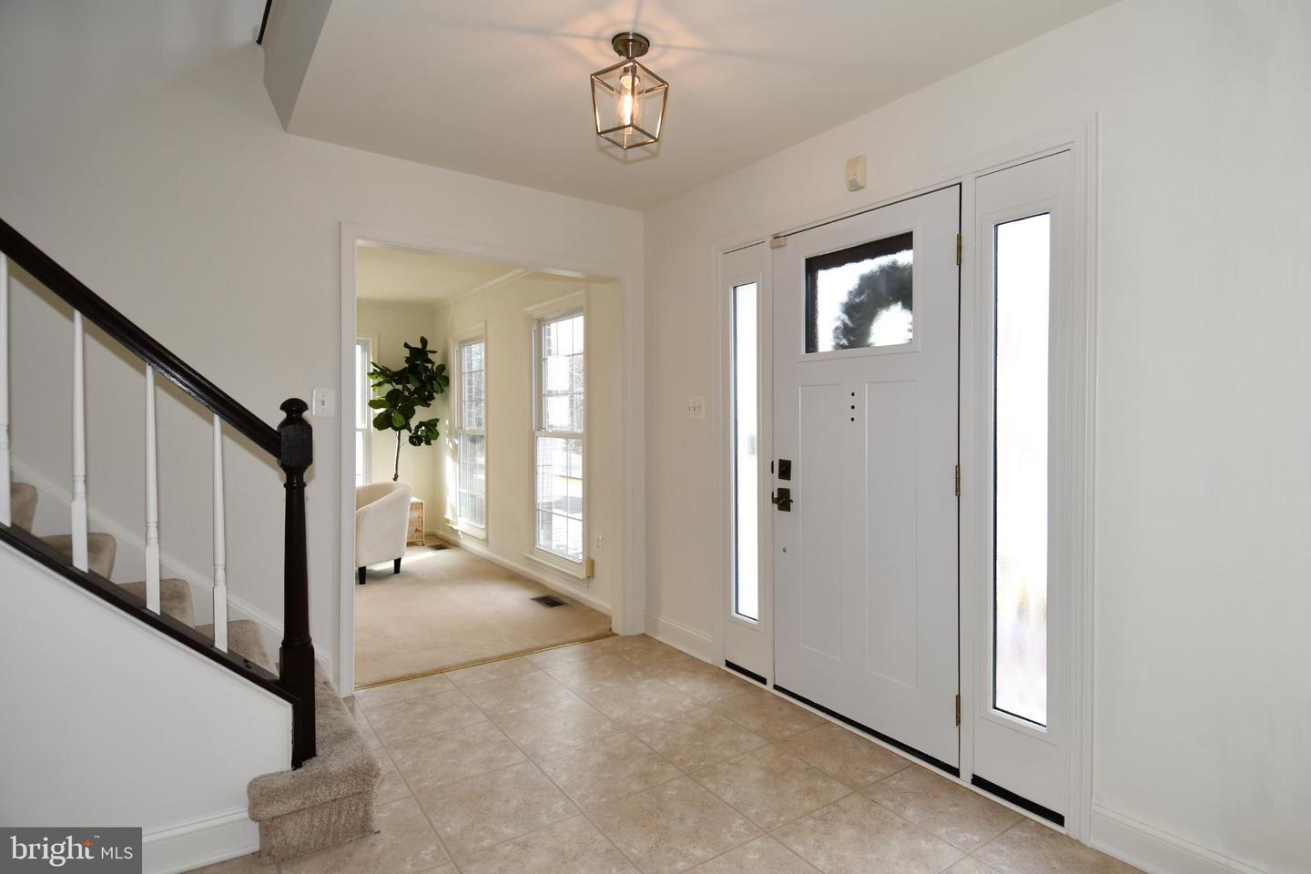 4407 GALESBURY LN, CHANTILLY, Virginia 20151, 5 Bedrooms Bedrooms, 20 Rooms Rooms,3 BathroomsBathrooms,Residential,For sale,4407 GALESBURY LN,VAFX2292588 MLS # VAFX2292588