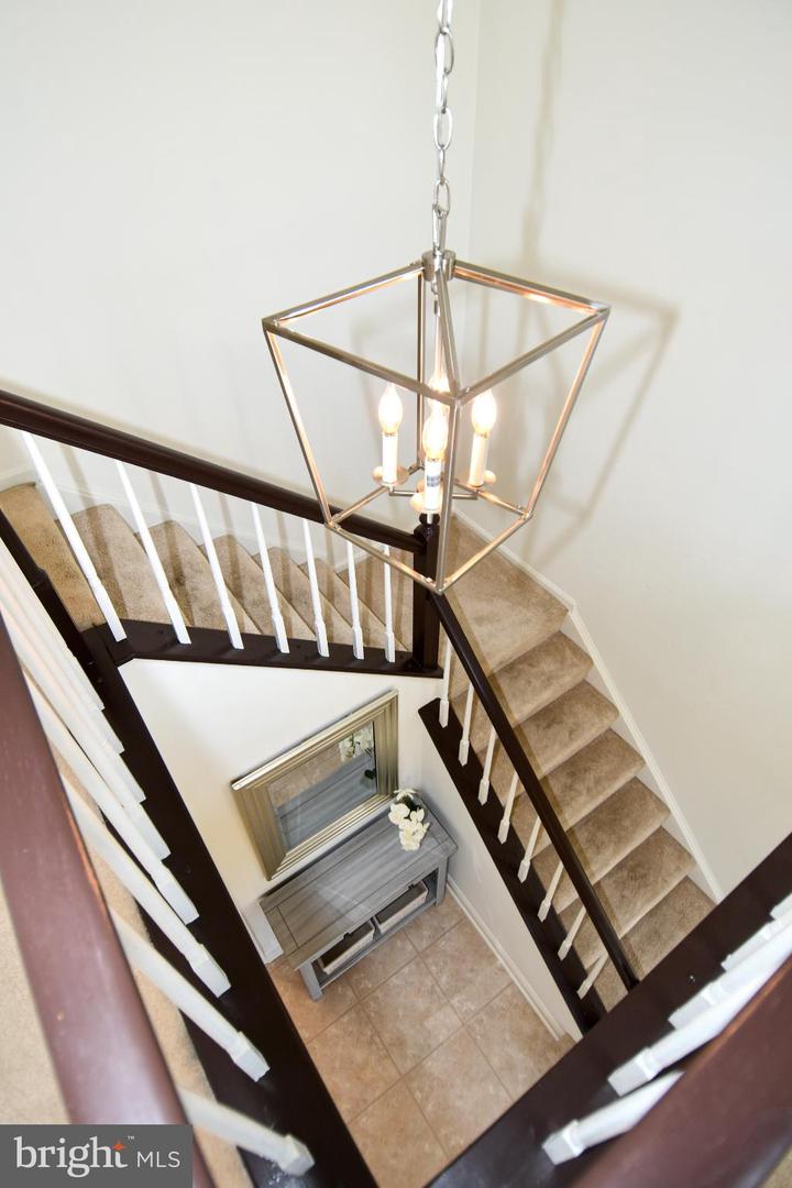 4407 GALESBURY LN, CHANTILLY, Virginia 20151, 5 Bedrooms Bedrooms, 20 Rooms Rooms,3 BathroomsBathrooms,Residential,For sale,4407 GALESBURY LN,VAFX2292588 MLS # VAFX2292588