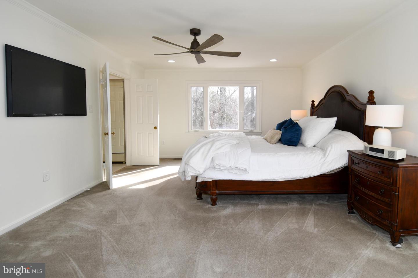 4407 GALESBURY LN, CHANTILLY, Virginia 20151, 5 Bedrooms Bedrooms, 20 Rooms Rooms,3 BathroomsBathrooms,Residential,For sale,4407 GALESBURY LN,VAFX2292588 MLS # VAFX2292588