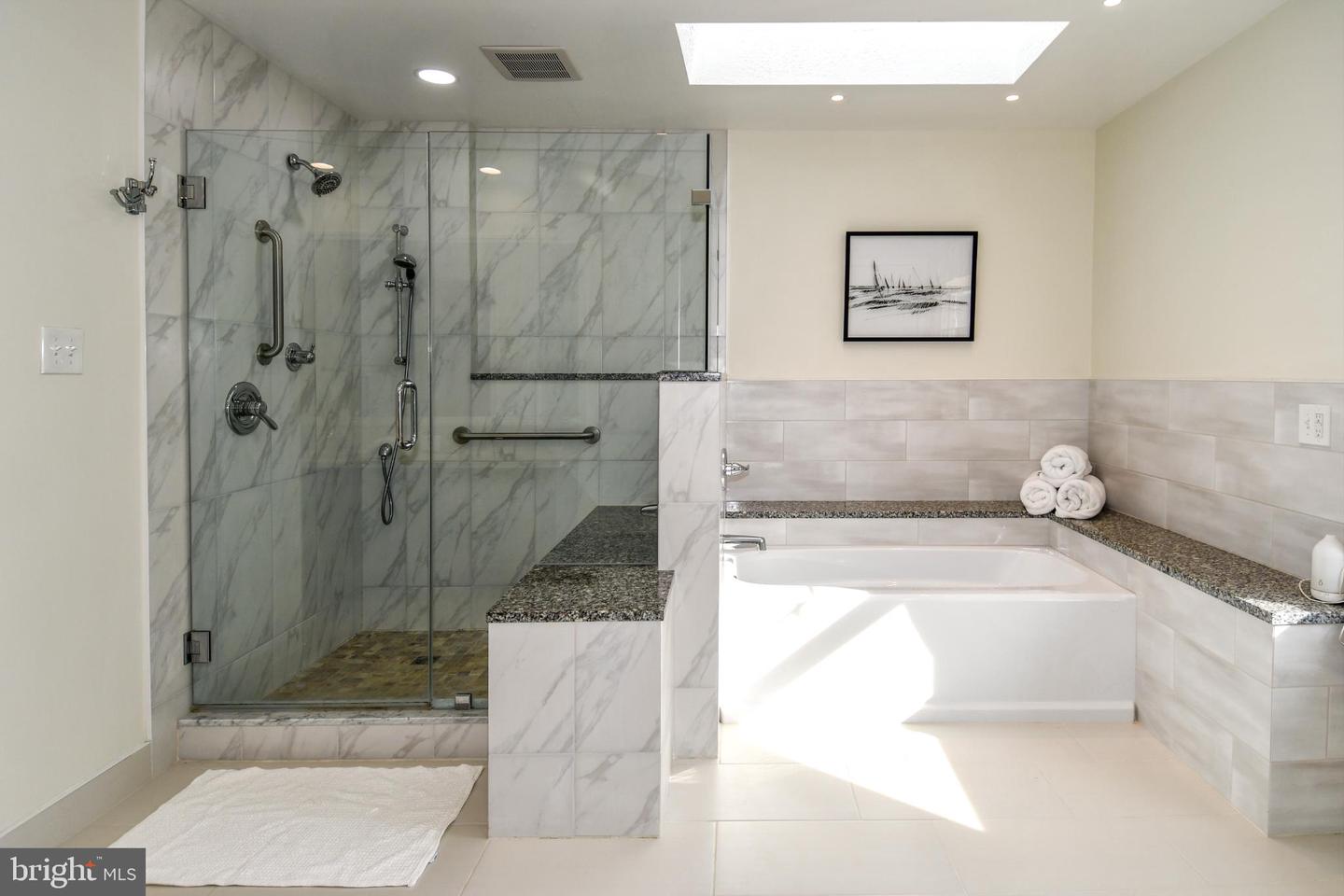 4407 GALESBURY LN, CHANTILLY, Virginia 20151, 5 Bedrooms Bedrooms, 20 Rooms Rooms,3 BathroomsBathrooms,Residential,For sale,4407 GALESBURY LN,VAFX2292588 MLS # VAFX2292588