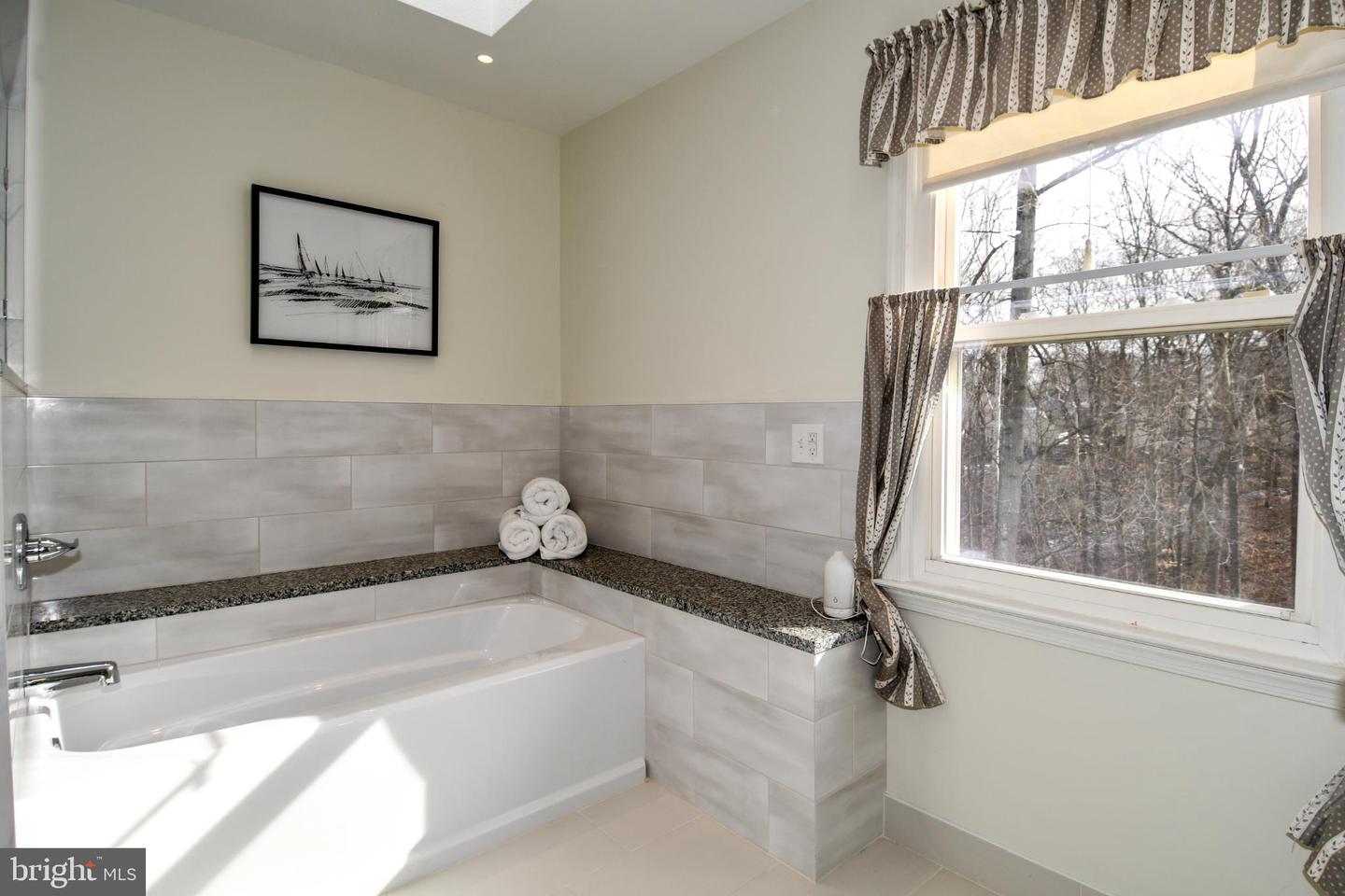 4407 GALESBURY LN, CHANTILLY, Virginia 20151, 5 Bedrooms Bedrooms, 20 Rooms Rooms,3 BathroomsBathrooms,Residential,For sale,4407 GALESBURY LN,VAFX2292588 MLS # VAFX2292588