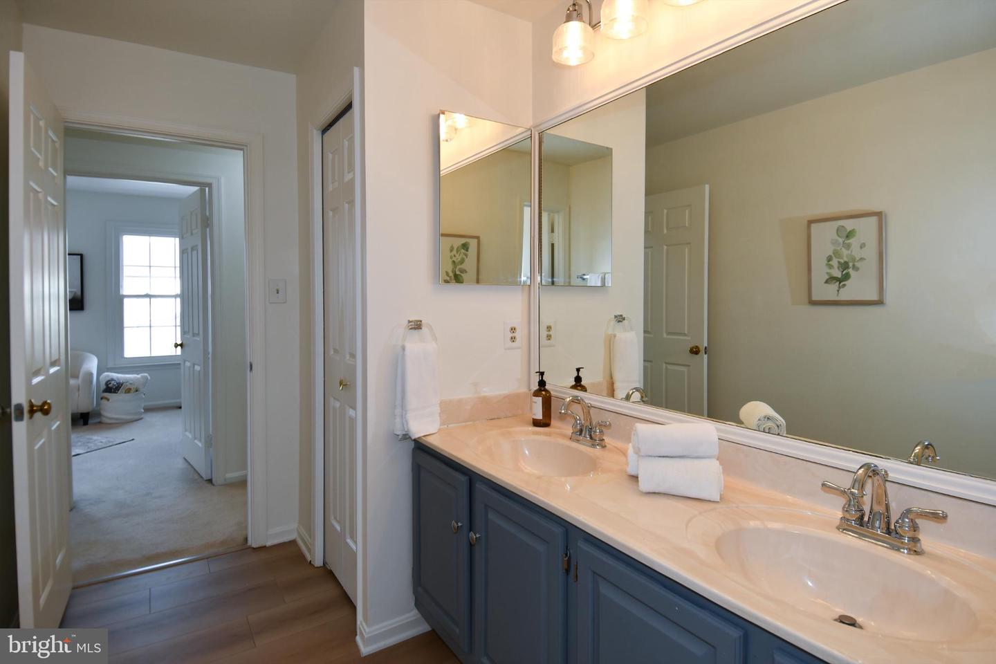 4407 GALESBURY LN, CHANTILLY, Virginia 20151, 5 Bedrooms Bedrooms, 20 Rooms Rooms,3 BathroomsBathrooms,Residential,For sale,4407 GALESBURY LN,VAFX2292588 MLS # VAFX2292588