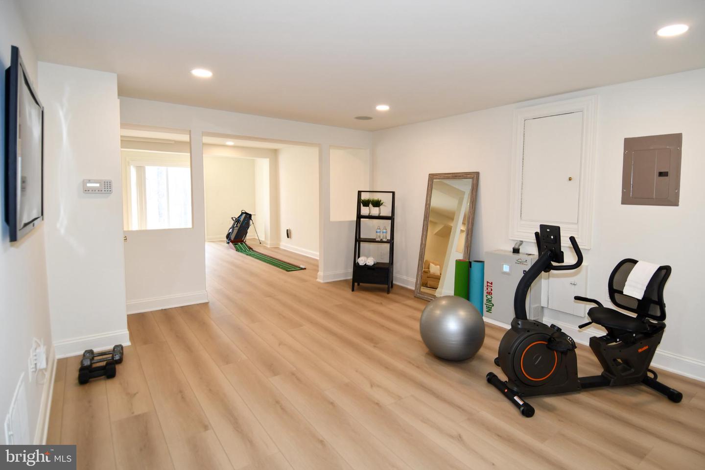 4407 GALESBURY LN, CHANTILLY, Virginia 20151, 5 Bedrooms Bedrooms, 20 Rooms Rooms,3 BathroomsBathrooms,Residential,For sale,4407 GALESBURY LN,VAFX2292588 MLS # VAFX2292588