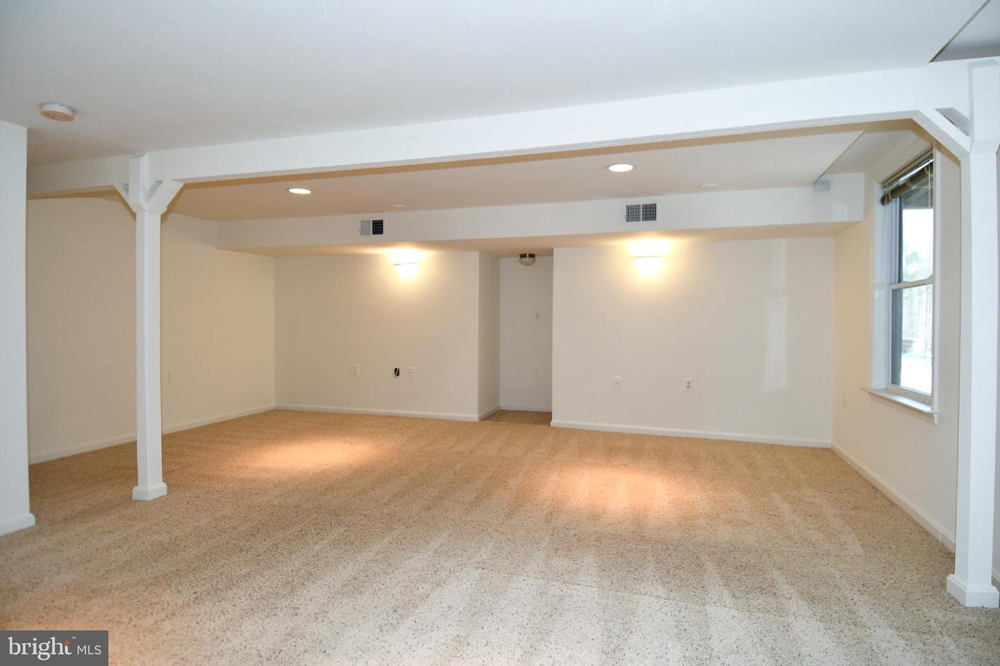 4407 GALESBURY LN, CHANTILLY, Virginia 20151, 5 Bedrooms Bedrooms, 20 Rooms Rooms,3 BathroomsBathrooms,Residential,For sale,4407 GALESBURY LN,VAFX2292588 MLS # VAFX2292588