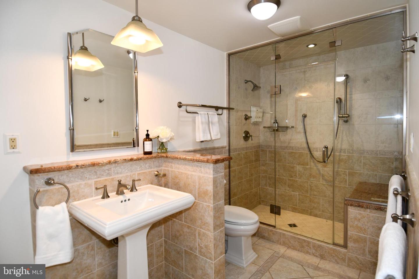 4407 GALESBURY LN, CHANTILLY, Virginia 20151, 5 Bedrooms Bedrooms, 20 Rooms Rooms,3 BathroomsBathrooms,Residential,For sale,4407 GALESBURY LN,VAFX2292588 MLS # VAFX2292588