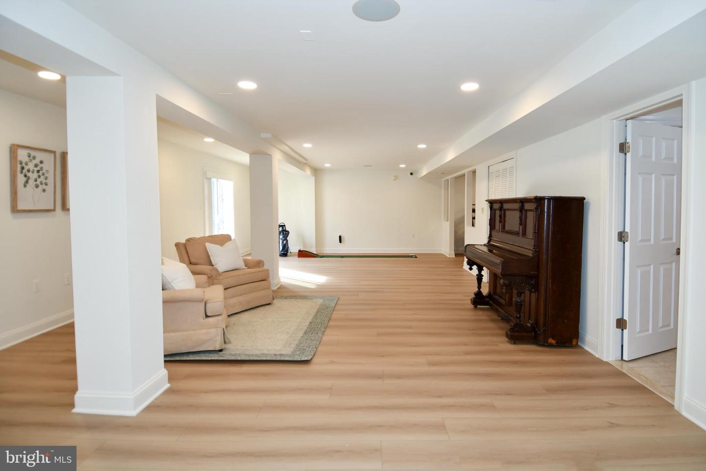 4407 GALESBURY LN, CHANTILLY, Virginia 20151, 5 Bedrooms Bedrooms, 20 Rooms Rooms,3 BathroomsBathrooms,Residential,For sale,4407 GALESBURY LN,VAFX2292588 MLS # VAFX2292588