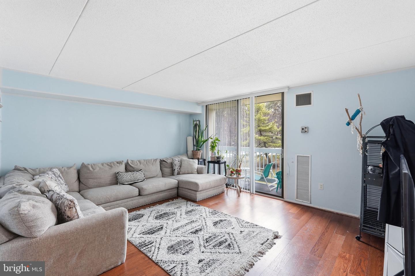 6300 STEVENSON AVE #321, ALEXANDRIA, Virginia 22304, 2 Bedrooms Bedrooms, ,2 BathroomsBathrooms,Residential,For sale,6300 STEVENSON AVE #321,VAAX2054468 MLS # VAAX2054468