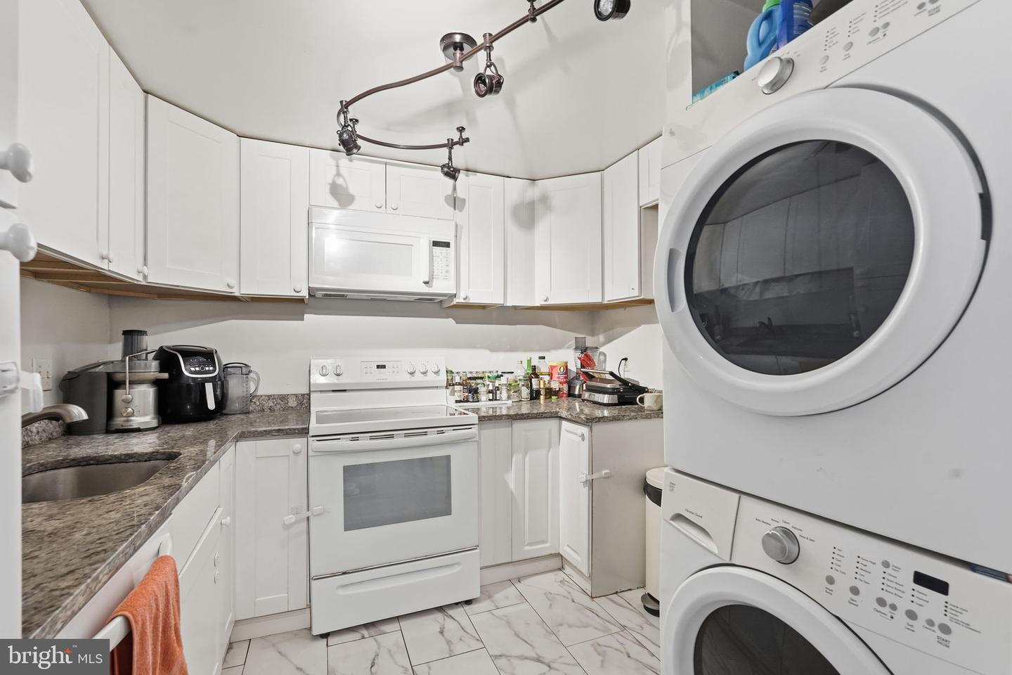 6300 STEVENSON AVE #321, ALEXANDRIA, Virginia 22304, 2 Bedrooms Bedrooms, ,2 BathroomsBathrooms,Residential,For sale,6300 STEVENSON AVE #321,VAAX2054468 MLS # VAAX2054468