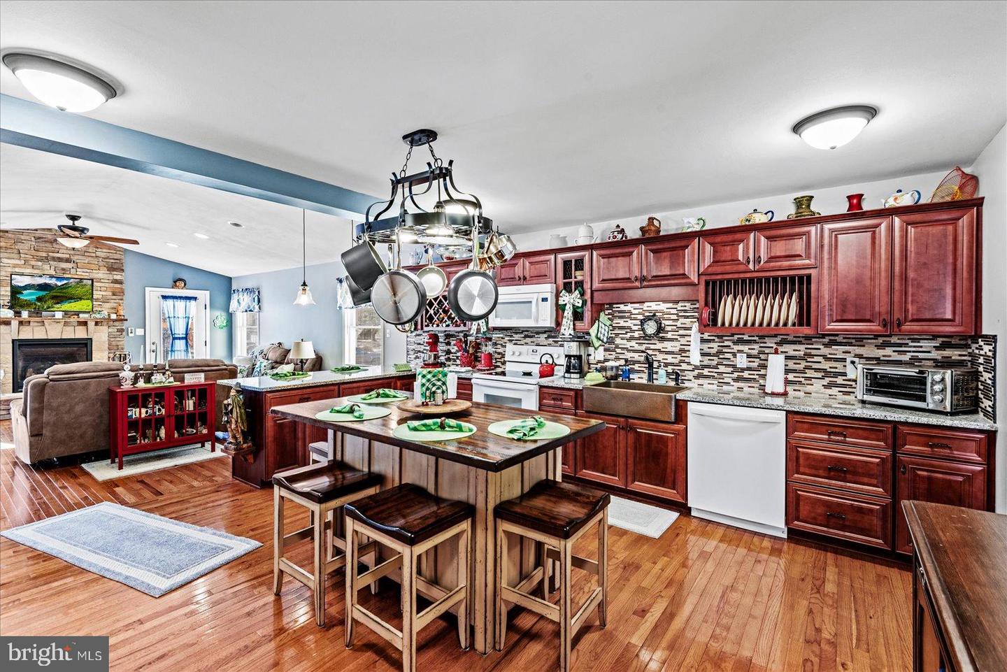 14222 REVA RD, REVA, Virginia 22735, 2 Bedrooms Bedrooms, 6 Rooms Rooms,1 BathroomBathrooms,Residential,For sale,14222 REVA RD,VACU2012764 MLS # VACU2012764