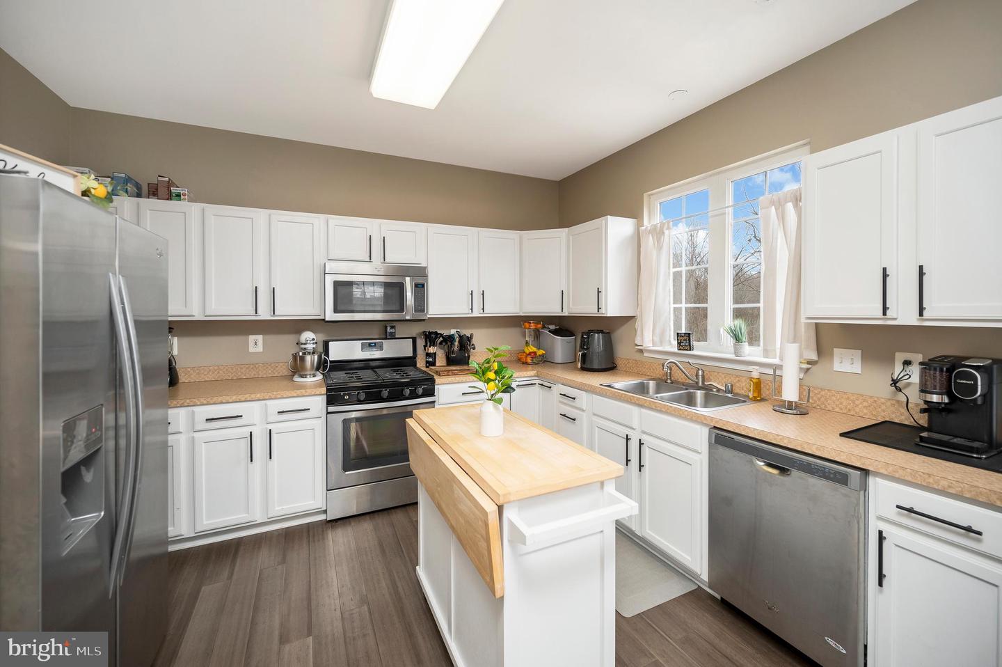 6808 ROBNEL CT, FREDERICKSBURG, Virginia 22407, 4 Bedrooms Bedrooms, ,3 BathroomsBathrooms,Residential,For sale,6808 ROBNEL CT,VASP2039536 MLS # VASP2039536 6808 ROBNEL CT, FREDERICKSBURG, Virginia 22407, 4 Bedrooms Bedrooms, ,3 BathroomsBathrooms,Residential,For sale,6808 ROBNEL CT,VASP2039536 MLS # VASP2039536