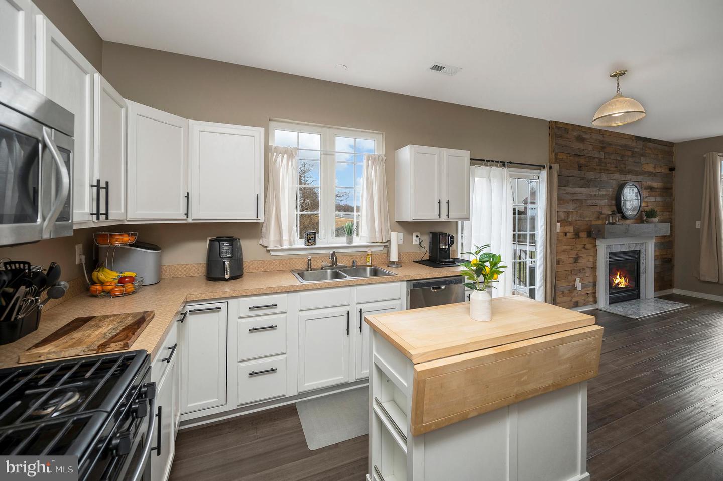 6808 ROBNEL CT, FREDERICKSBURG, Virginia 22407, 4 Bedrooms Bedrooms, ,3 BathroomsBathrooms,Residential,For sale,6808 ROBNEL CT,VASP2039536 MLS # VASP2039536 6808 ROBNEL CT, FREDERICKSBURG, Virginia 22407, 4 Bedrooms Bedrooms, ,3 BathroomsBathrooms,Residential,For sale,6808 ROBNEL CT,VASP2039536 MLS # VASP2039536