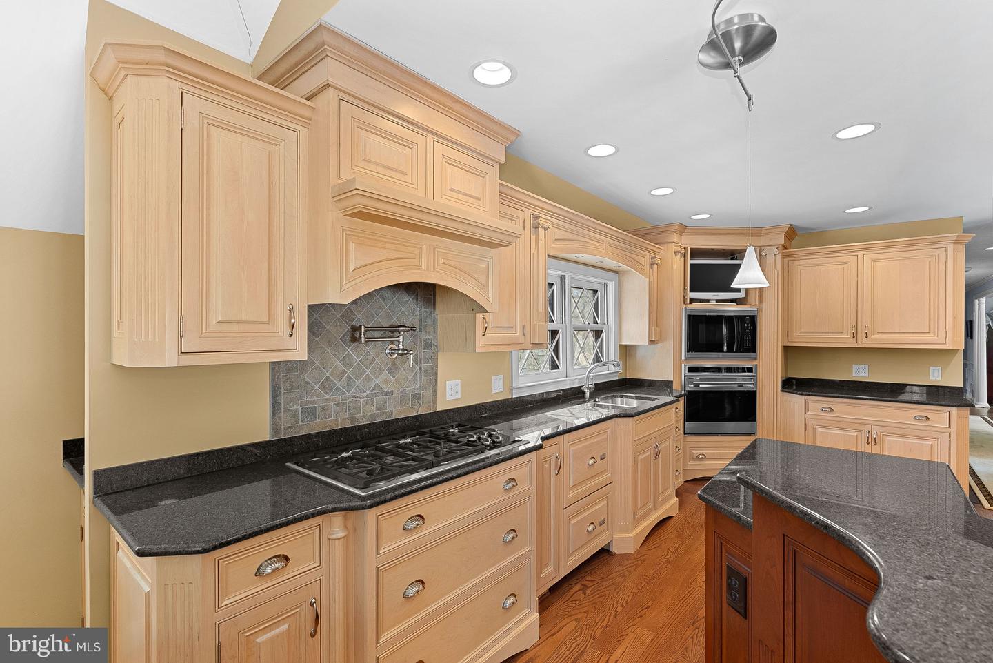 714 SENECA RD, GREAT FALLS, Virginia 22066, 5 Bedrooms Bedrooms, ,3 BathroomsBathrooms,Residential,For sale,714 SENECA RD,VAFX2292614 MLS # VAFX2292614