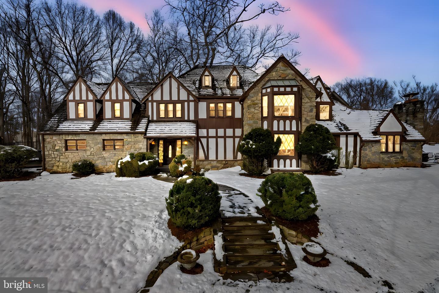 714 SENECA RD, GREAT FALLS, Virginia 22066, 5 Bedrooms Bedrooms, ,3 BathroomsBathrooms,Residential,For sale,714 SENECA RD,VAFX2292614 MLS # VAFX2292614