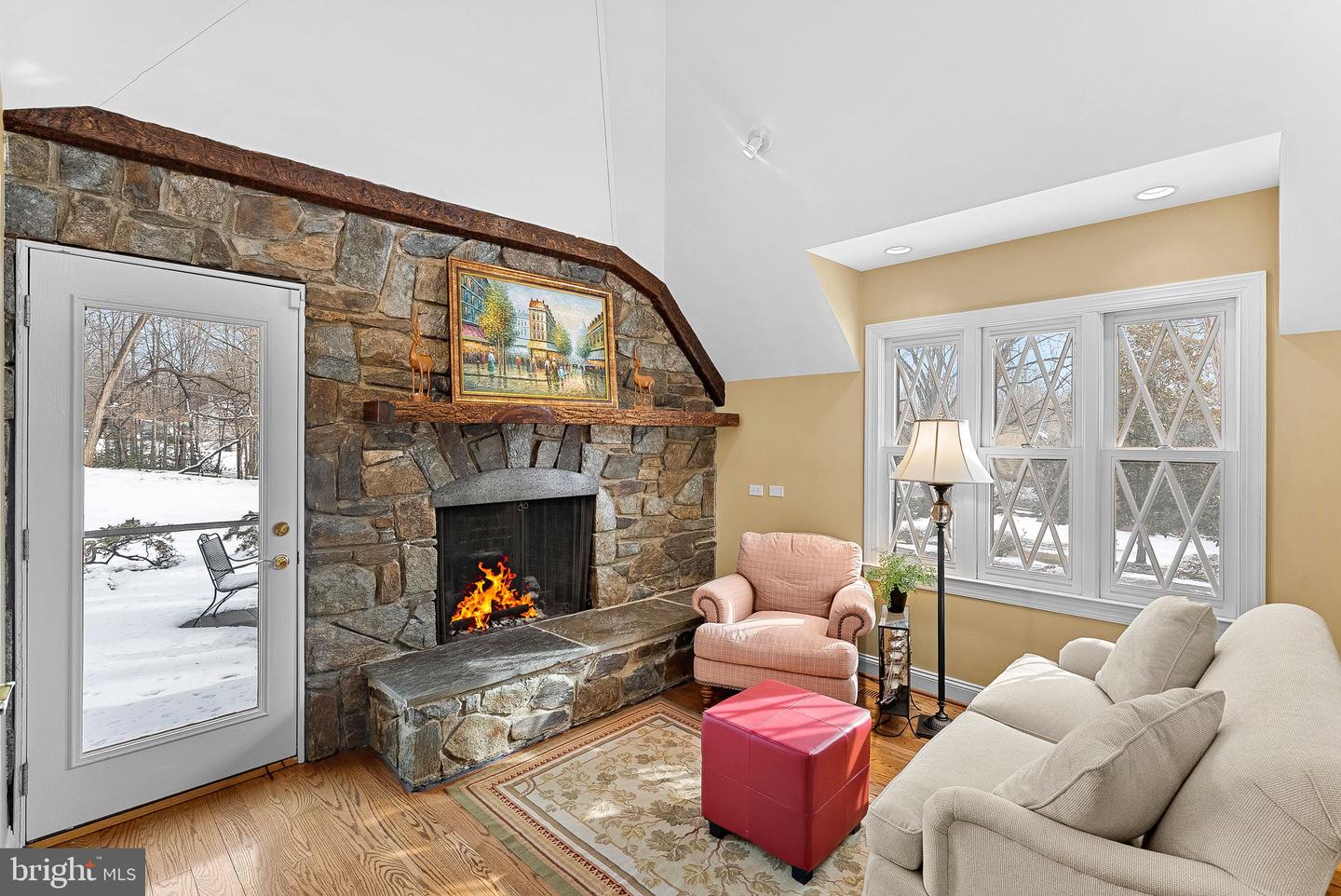 714 SENECA RD, GREAT FALLS, Virginia 22066, 5 Bedrooms Bedrooms, ,3 BathroomsBathrooms,Residential,For sale,714 SENECA RD,VAFX2292614 MLS # VAFX2292614