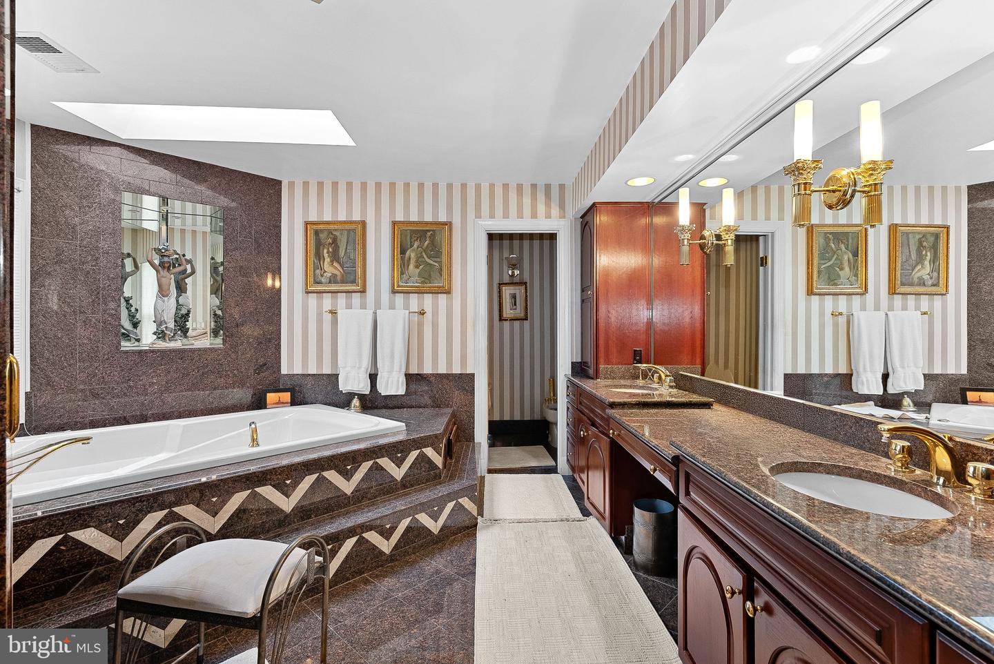 714 SENECA RD, GREAT FALLS, Virginia 22066, 5 Bedrooms Bedrooms, ,3 BathroomsBathrooms,Residential,For sale,714 SENECA RD,VAFX2292614 MLS # VAFX2292614