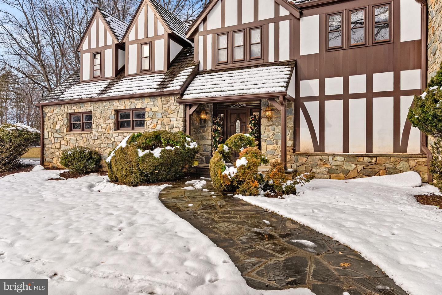 714 SENECA RD, GREAT FALLS, Virginia 22066, 5 Bedrooms Bedrooms, ,3 BathroomsBathrooms,Residential,For sale,714 SENECA RD,VAFX2292614 MLS # VAFX2292614