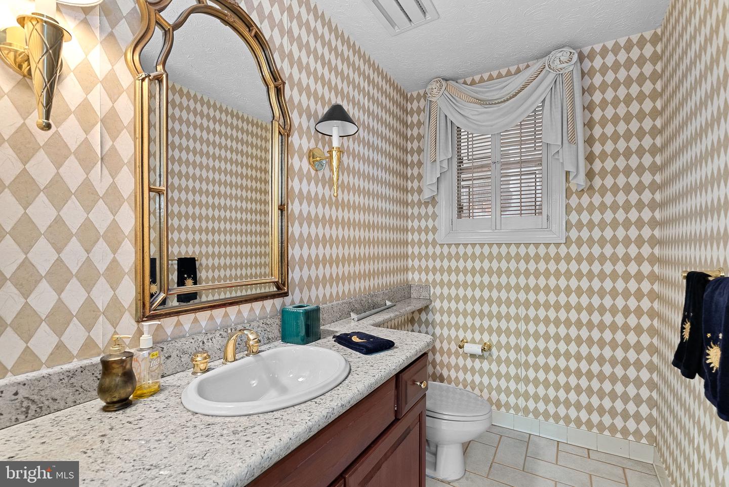 714 SENECA RD, GREAT FALLS, Virginia 22066, 5 Bedrooms Bedrooms, ,3 BathroomsBathrooms,Residential,For sale,714 SENECA RD,VAFX2292614 MLS # VAFX2292614