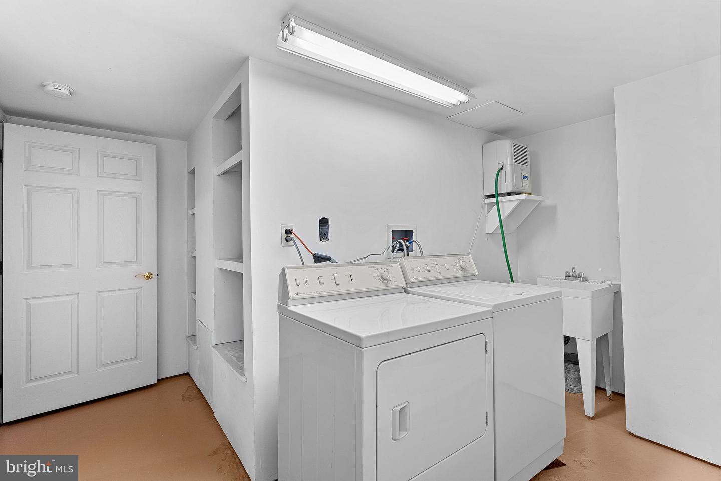 714 SENECA RD, GREAT FALLS, Virginia 22066, 5 Bedrooms Bedrooms, ,3 BathroomsBathrooms,Residential,For sale,714 SENECA RD,VAFX2292614 MLS # VAFX2292614