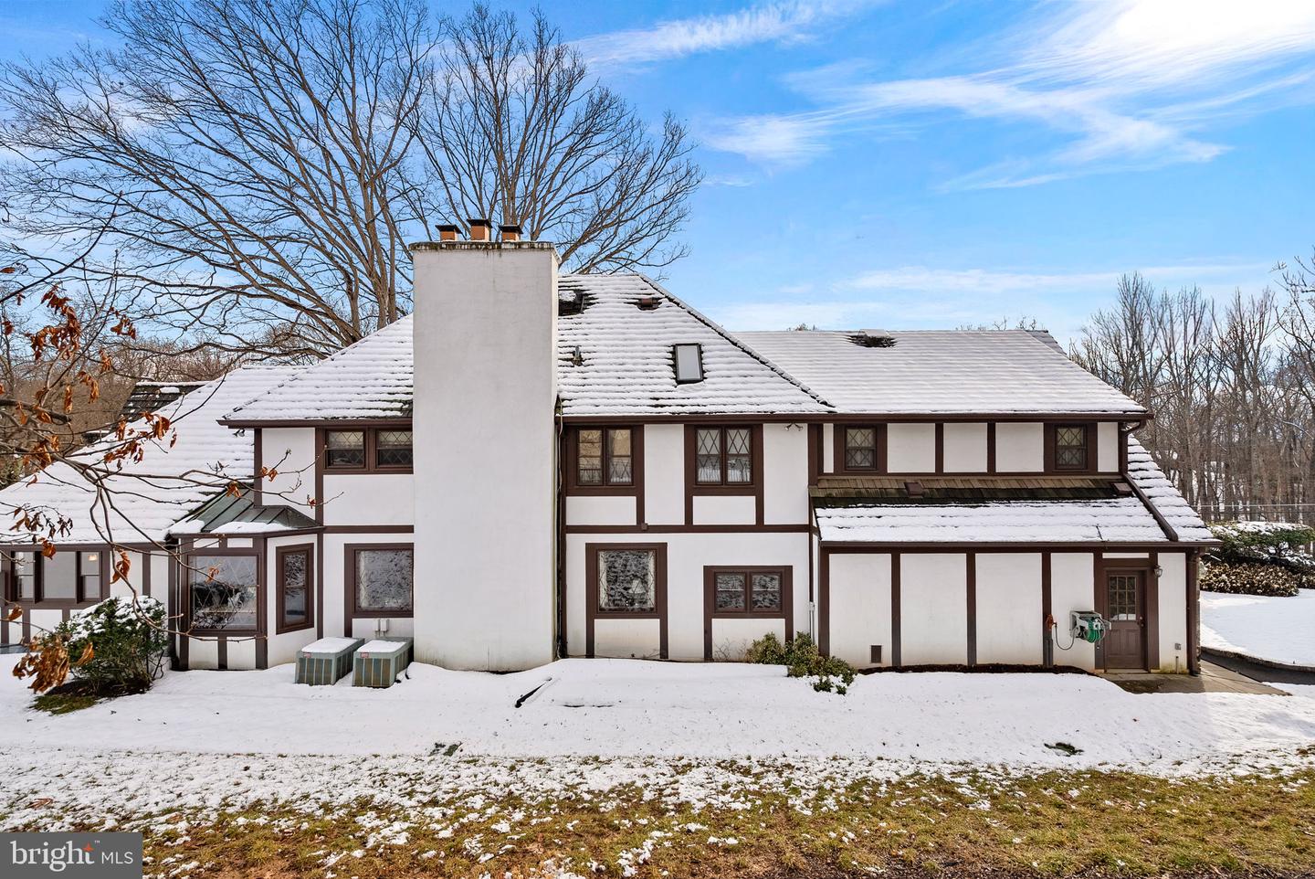 714 SENECA RD, GREAT FALLS, Virginia 22066, 5 Bedrooms Bedrooms, ,3 BathroomsBathrooms,Residential,For sale,714 SENECA RD,VAFX2292614 MLS # VAFX2292614