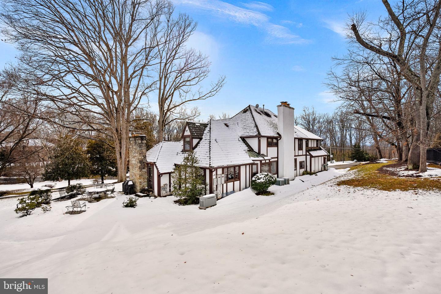 714 SENECA RD, GREAT FALLS, Virginia 22066, 5 Bedrooms Bedrooms, ,3 BathroomsBathrooms,Residential,For sale,714 SENECA RD,VAFX2292614 MLS # VAFX2292614