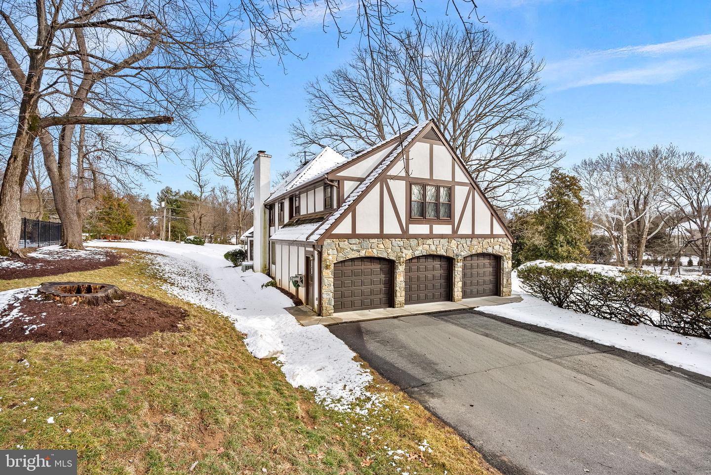 714 SENECA RD, GREAT FALLS, Virginia 22066, 5 Bedrooms Bedrooms, ,3 BathroomsBathrooms,Residential,For sale,714 SENECA RD,VAFX2292614 MLS # VAFX2292614