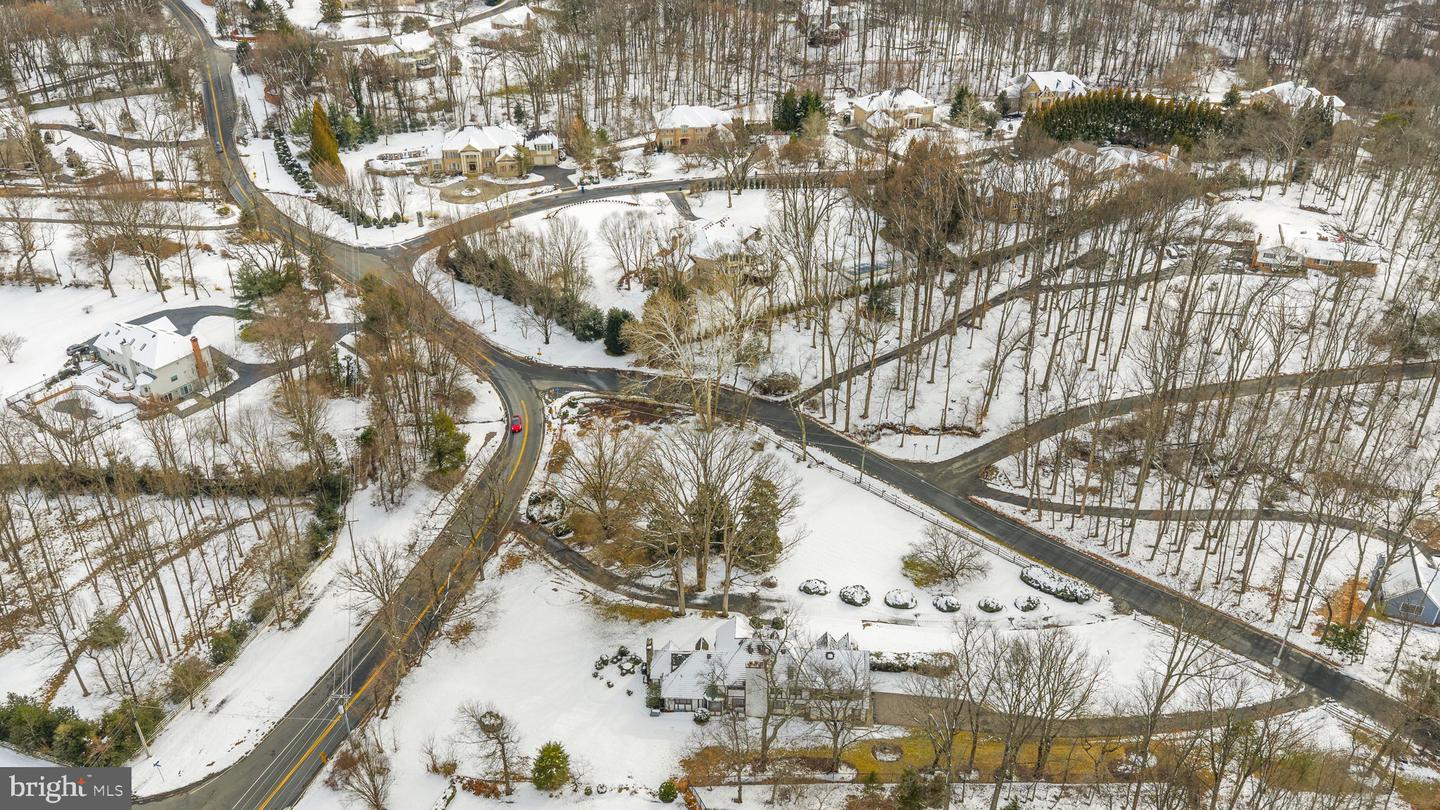 714 SENECA RD, GREAT FALLS, Virginia 22066, 5 Bedrooms Bedrooms, ,3 BathroomsBathrooms,Residential,For sale,714 SENECA RD,VAFX2292614 MLS # VAFX2292614