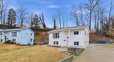 14702 BLAIR CT, WOODBRIDGE, Virginia 22193, 3 Bedrooms Bedrooms, ,2 BathroomsBathrooms,Residential,For sale,14702 BLAIR CT,VAPW2113222 MLS # VAPW2113222