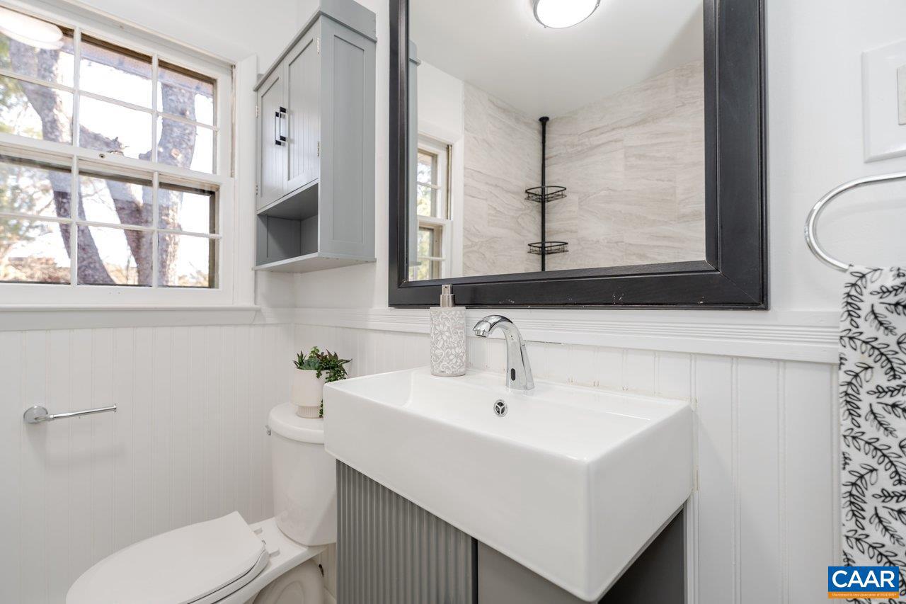 1408 N COALTER ST, STAUNTON, Virginia 24401, 3 Bedrooms Bedrooms, ,2 BathroomsBathrooms,Residential,For sale,1408 N COALTER ST,673634 MLS # 673634 1408 N COALTER ST, STAUNTON, Virginia 24401, 3 Bedrooms Bedrooms, ,2 BathroomsBathrooms,Residential,For sale,1408 N COALTER ST,673634 MLS # 673634