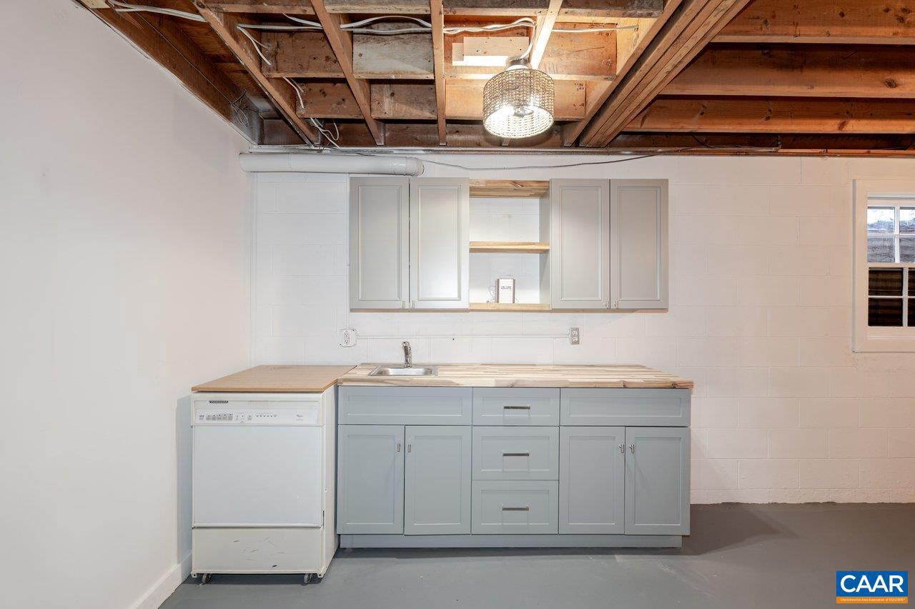 1408 N COALTER ST, STAUNTON, Virginia 24401, 3 Bedrooms Bedrooms, ,2 BathroomsBathrooms,Residential,For sale,1408 N COALTER ST,673634 MLS # 673634 1408 N COALTER ST, STAUNTON, Virginia 24401, 3 Bedrooms Bedrooms, ,2 BathroomsBathrooms,Residential,For sale,1408 N COALTER ST,673634 MLS # 673634