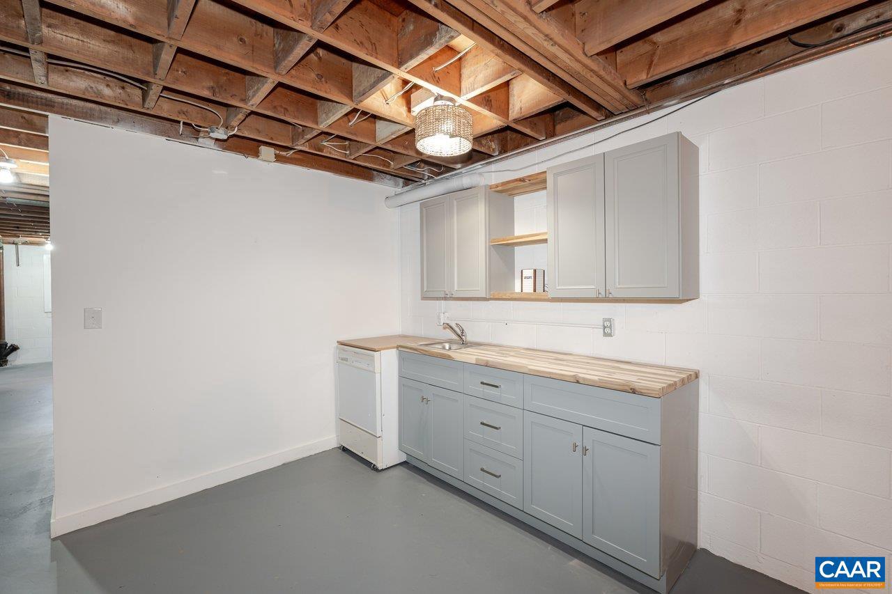 1408 N COALTER ST, STAUNTON, Virginia 24401, 3 Bedrooms Bedrooms, ,2 BathroomsBathrooms,Residential,For sale,1408 N COALTER ST,673634 MLS # 673634 1408 N COALTER ST, STAUNTON, Virginia 24401, 3 Bedrooms Bedrooms, ,2 BathroomsBathrooms,Residential,For sale,1408 N COALTER ST,673634 MLS # 673634