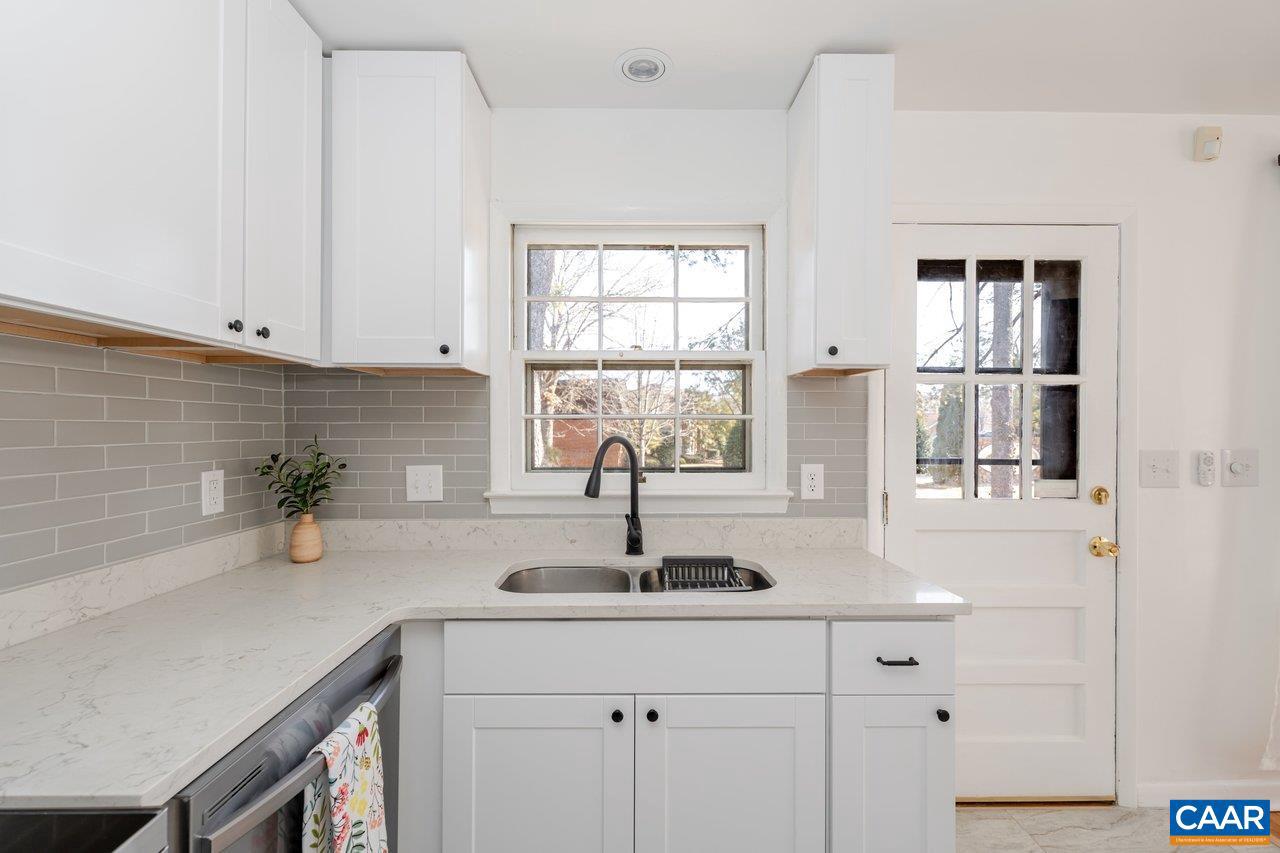 1408 N COALTER ST, STAUNTON, Virginia 24401, 3 Bedrooms Bedrooms, ,2 BathroomsBathrooms,Residential,For sale,1408 N COALTER ST,673634 MLS # 673634 1408 N COALTER ST, STAUNTON, Virginia 24401, 3 Bedrooms Bedrooms, ,2 BathroomsBathrooms,Residential,For sale,1408 N COALTER ST,673634 MLS # 673634