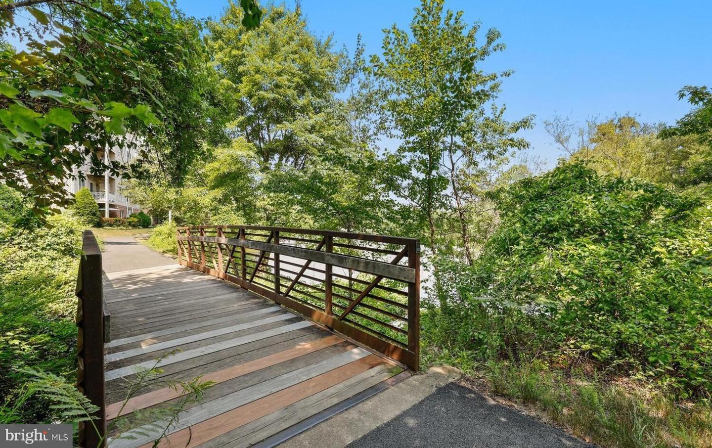 6543 GRANGE LN #202, ALEXANDRIA, Virginia 22315, 2 Bedrooms Bedrooms, ,2 BathroomsBathrooms,Residential,For sale,6543 GRANGE LN #202,VAFX2292644 MLS # VAFX2292644