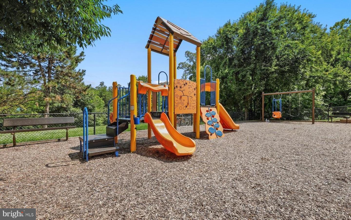 6543 GRANGE LN #202, ALEXANDRIA, Virginia 22315, 2 Bedrooms Bedrooms, ,2 BathroomsBathrooms,Residential,For sale,6543 GRANGE LN #202,VAFX2292644 MLS # VAFX2292644