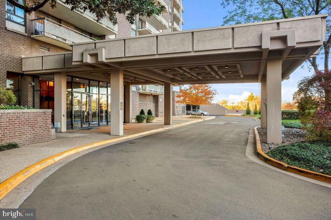 1800 OLD MEADOW RD #1409, MCLEAN, Virginia 22102, 1 Bedroom Bedrooms, ,1 BathroomBathrooms,Residential,For sale,1800 OLD MEADOW RD #1409,VAFX2292502 MLS # VAFX2292502