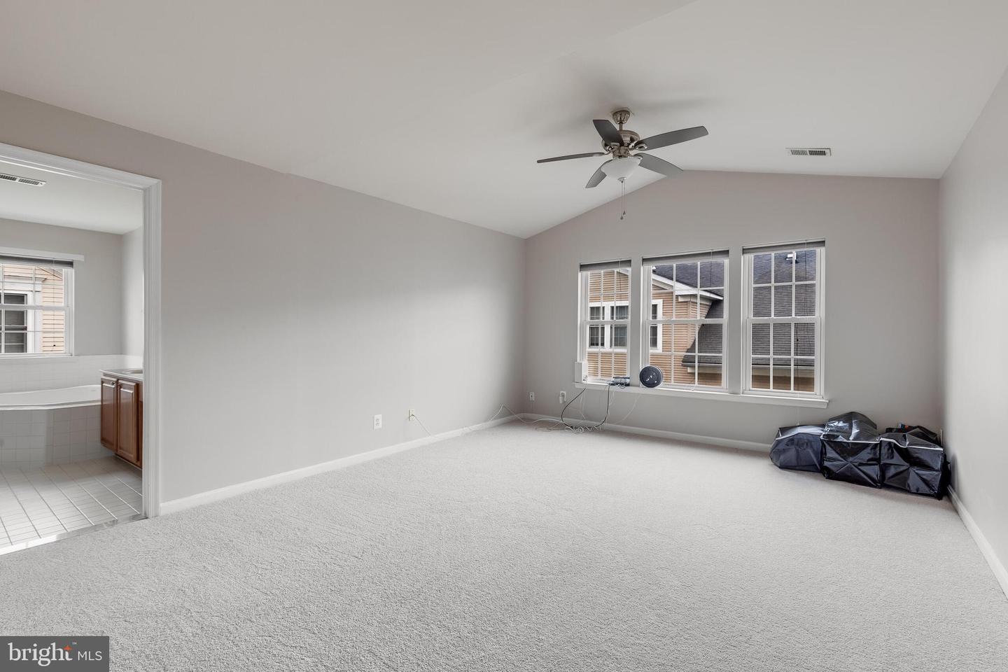 7752 MILFORD HAVEN DR #52B, LORTON, Virginia 22079, 3 Bedrooms Bedrooms, ,2 BathroomsBathrooms,Residential,For sale,7752 MILFORD HAVEN DR #52B,VAFX2292580 MLS # VAFX2292580 7752 MILFORD HAVEN DR #52B, LORTON, Virginia 22079, 3 Bedrooms Bedrooms, ,2 BathroomsBathrooms,Residential,For sale,7752 MILFORD HAVEN DR #52B,VAFX2292580 MLS # VAFX2292580