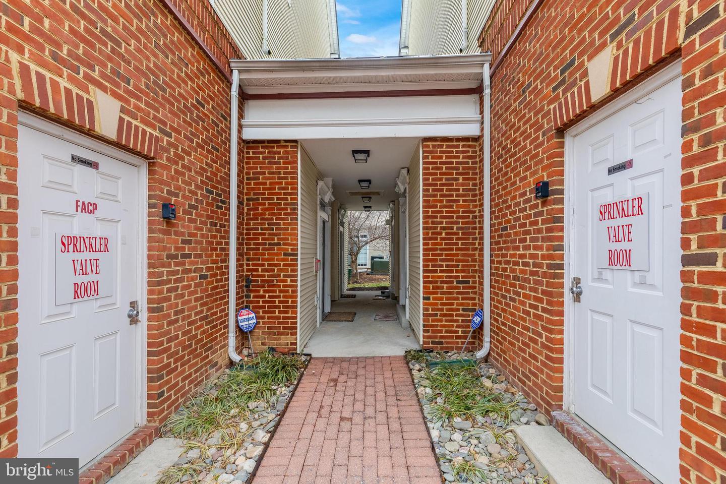 7752 MILFORD HAVEN DR #52B, LORTON, Virginia 22079, 3 Bedrooms Bedrooms, ,2 BathroomsBathrooms,Residential,For sale,7752 MILFORD HAVEN DR #52B,VAFX2292580 MLS # VAFX2292580 7752 MILFORD HAVEN DR #52B, LORTON, Virginia 22079, 3 Bedrooms Bedrooms, ,2 BathroomsBathrooms,Residential,For sale,7752 MILFORD HAVEN DR #52B,VAFX2292580 MLS # VAFX2292580