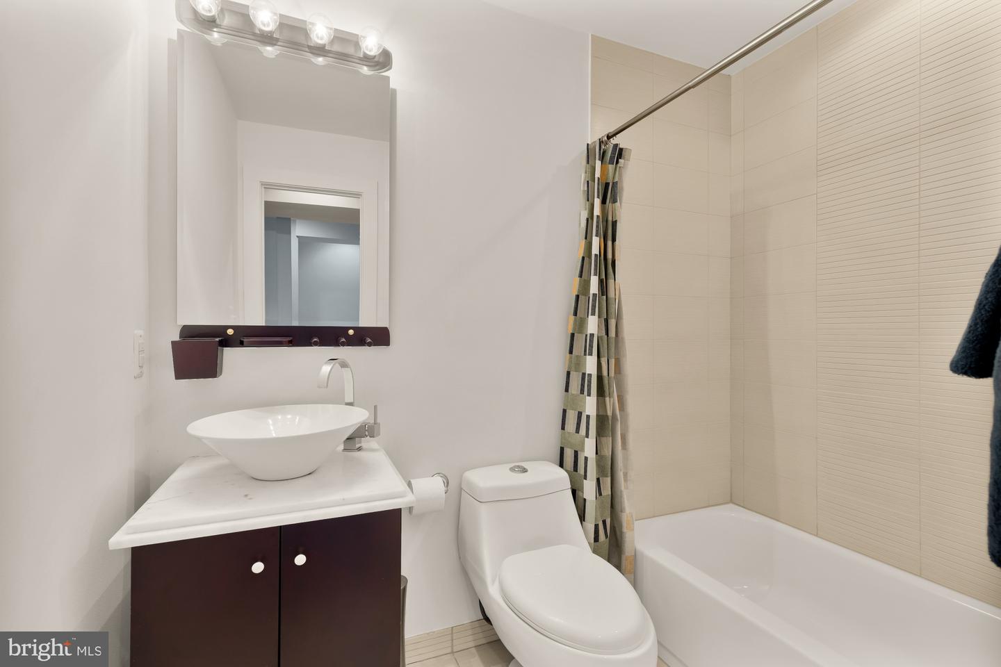 1409 G ST NE #5, WASHINGTON, District Of Columbia 20002, 3 Bedrooms Bedrooms, ,2 BathroomsBathrooms,Residential,For sale,1409 G ST NE #5,DCDC2247606 MLS # DCDC2247606 1409 G ST NE #5, WASHINGTON, District Of Columbia 20002, 3 Bedrooms Bedrooms, ,2 BathroomsBathrooms,Residential,For sale,1409 G ST NE #5,DCDC2247606 MLS # DCDC2247606