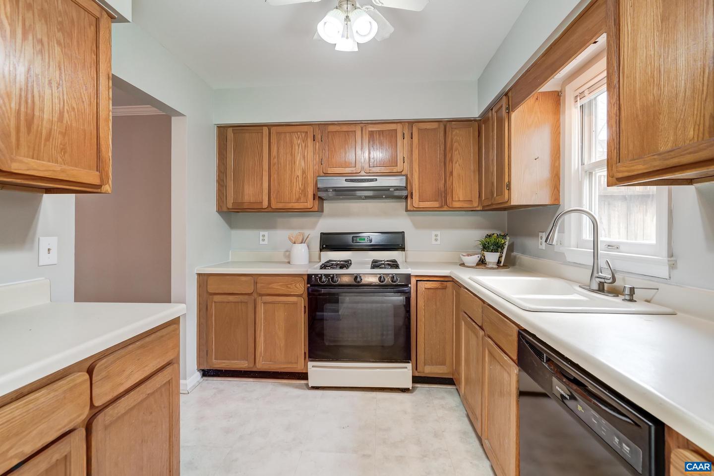 439 WYNRIDGE DR, CHARLOTTESVILLE, Virginia 22901, 3 Bedrooms Bedrooms, ,2 BathroomsBathrooms,Residential,For sale,439 WYNRIDGE DR,673627 MLS # 673627